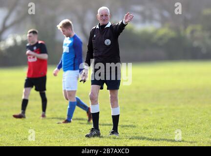 Brighton, Großbritannien. März 2020. Das Spiel muss weiterspielen - Trotz der Verschiebung aller Spiele der Premier League und English Football League bis zum 4. April in Großbritannien aufgrund von Coronavirus, Es gab keine Einstellung des Breitenfußballs, da Die Rednerleuchten Goring St Theresa's im Chairman Charity Cup Tie at Wish Road Recreation Ground übernahmen, waren Die Rednerinnen die überzeugenden Gewinner, die Goring 9-1Hove schlugen. Credit: James Boardman/Alamy Live News Stockfoto