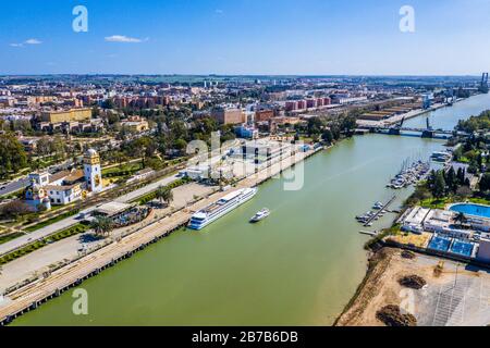 Sevilla Stadt. Wunderschönes Luftpanorama. Zentrum und seine Wahrzeichen, Spanien, Sevilla Stockfoto