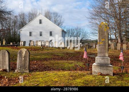 Harrington Meeting House in Bristol, Maine in den Herbstmonaten. Das 1772-1775 erbaute Meetinghouse wurde in das National Register of Historic aufgenommen Stockfoto