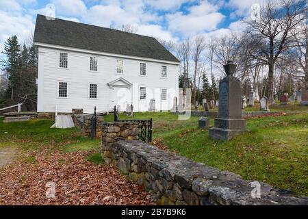 Harrington Meeting House in Bristol, Maine in den Herbstmonaten. Das 1772-1775 erbaute Meetinghouse wurde in das National Register of Historic aufgenommen Stockfoto