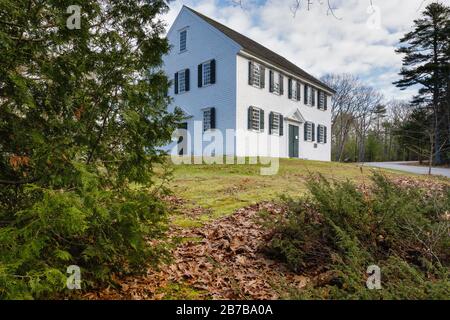 Old Walpole Meetinghouse in South Bristol, Maine in den Herbstmonaten. Das Haus wurde im Jahre 17772 erbaut und wurde in das National Register of Histori aufgenommen Stockfoto