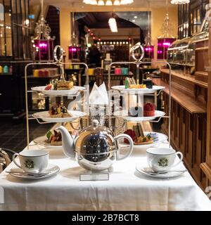Nachmittagstee bei Mariage Freres in Covent Garden, London Stockfoto