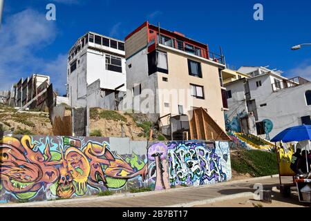 Architektur entlang des Boardwalk in Playas de Tijuana, Mexiko Stockfoto