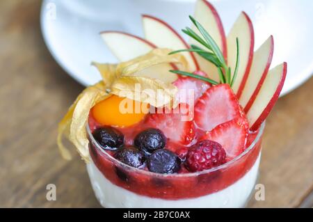 Panna Cotta, gekochte Creme oder italienischer Pudding Stockfoto