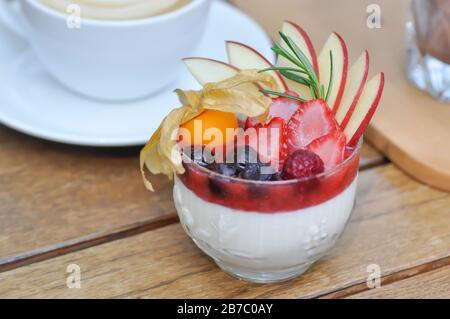 Panna Cotta, gekochte Creme oder italienischer Pudding Stockfoto