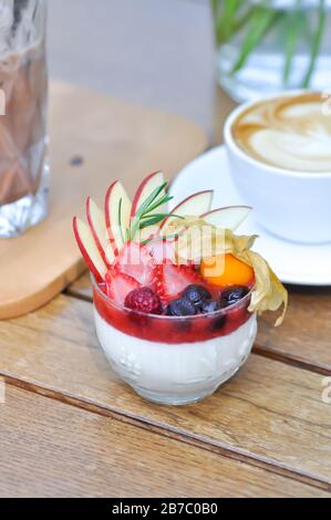 Panna Cotta, gekochte Creme oder italienischer Pudding Stockfoto