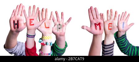 Children Hands Building Word Helft Mir, Isolierter Hintergrund Stockfoto