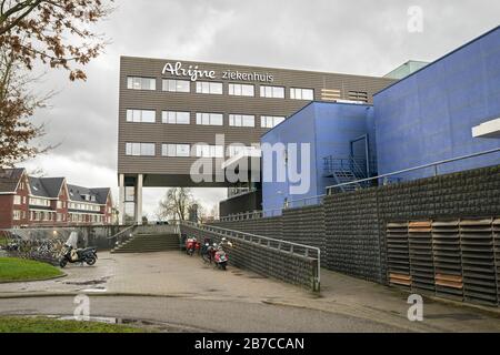 Modernes Krankenhaus mit dem Namen "Alrijne ziekenhuis" in der Stadt Alphen aan den Rijn, Holland. Stockfoto