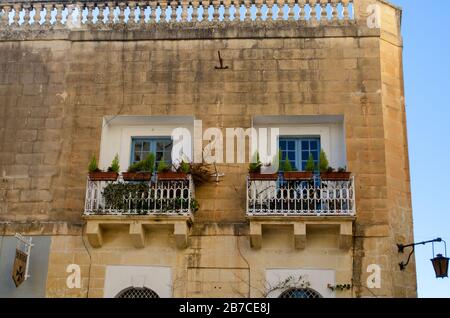 Zwei traditionelle Balkone in Mdina Malta Stockfoto