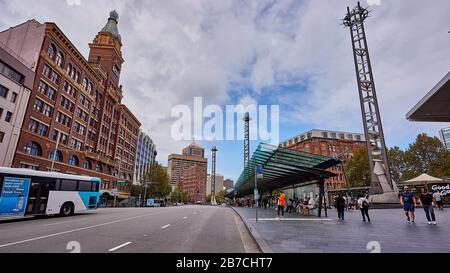 Die George Street in Sydney ist die älteste Straße Australiens. Es begann als ein Track vom Ort der Siedlung von Kapitän Arthur Phillip an dem, was n ist Stockfoto