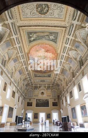 Blick auf die Decke im Saal der Sonnenuhr im Archäologischen Nationalmuseum in Neapel, Italien. Stockfoto