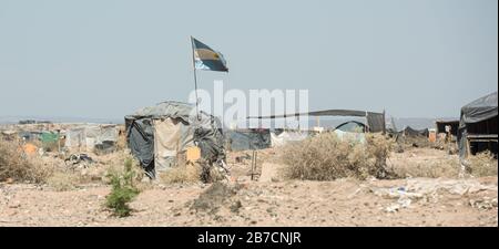 Neuquen, Argentinien - 3. März 2020: Dies ist eine illegale Aneignung von Steuerländern aufgrund des Anstiegs der Ölförderung in Vaca Muerta Stockfoto