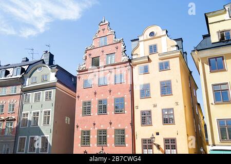 Farbenfrohe Gebäude auf dem Stortorget-Platz, Stockholm, Schweden Stockfoto