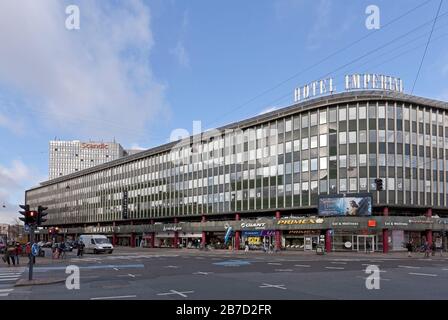 Hotel Imperial, Vester Farimagsgade 9, Kopenhagen, Dänemark. Scandic Copenhagen Hotel im Hintergrund. Hotelviertel im Zentrum von Kopenhagen. Stockfoto