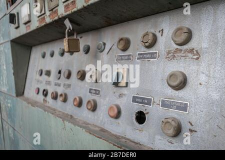 Schalter und Tasten, alte Fabrik Stockfoto