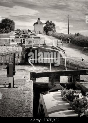 Schmalboot auf dem Foxton Flight of Locks auf dem Grand Union Canal Leicester Arm, Leicestershire, England, Vereinigtes Königreich, Großbritannien Stockfoto