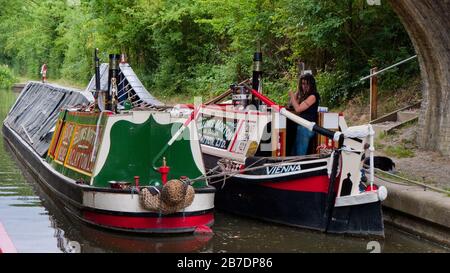 Schmalboote, Motor und Butty am Grand Union Canal in der Nähe von Braunston, Warwickshire, England, Großbritannien, Großbritannien, Stockfoto