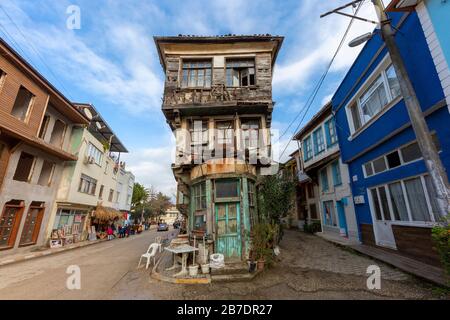 Historische Häuser in der Stadt Trilye, Türkei Stockfoto