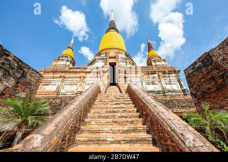 Uralter Tempel in der historischen Stätte von Ayutthaya, Thailand Stockfoto