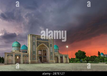 Barak Khan Madrasah bei Sonnenuntergang, Taschkent, Usbekistan Stockfoto