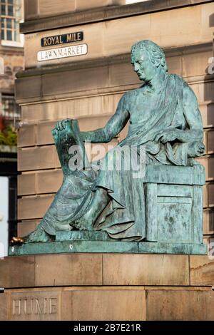 Statue von Hume on Royal Mile in Edinburgh, Schottland, Großbritannien Stockfoto