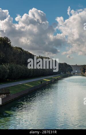 Italien, CASERTA - 19. Oktober 2019: Der Königspalast und die Gärten von Caserta (Palazzo reale di Caserta), erbaut im 18. Jahrhundert, ehemalige Residenz des Barock Stockfoto