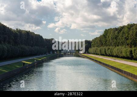 Italien, CASERTA - 19. Oktober 2019: Der Königspalast und die Gärten von Caserta (Palazzo reale di Caserta), erbaut im 18. Jahrhundert, ehemalige Residenz des Barock Stockfoto