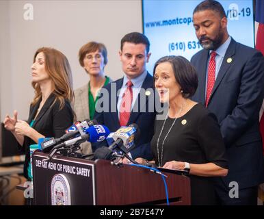 Eagleville, USA. März 2020. Valerie A. Arkoosh, MD, MPH, Vorsitzende des Gremiums von Montgomery County spricht während einer Pressekonferenz Medien an, um ein Update über Fälle von Coronavirus in Montgomery County am Freitag, 13. März 2020 im Montgomery County Emergency Services Building in Eagleville, Pennsylvania zu liefern. Kredit: William Thomas Cain/Alamy Live News Stockfoto