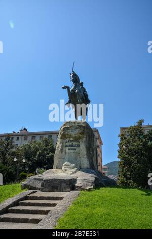 Denkmal und Statue für Guiseppe Garibaldi in La Spezia in Italien an einem sonnigen Tag Stockfoto