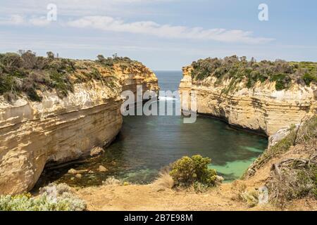 Blick auf die Küstenlandschaft in der Nähe der Twelve Apostles, an der Great Ocean Road, Victoria, Australien Stockfoto