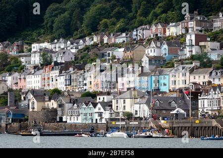 Häuser in Hanglage in Dartmouth, Devon, England Stockfoto