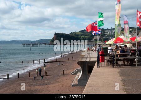 Strand und Wasser, Teignmouth, Devon, England Stockfoto