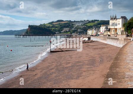 Strand und Wasser, Teignmouth, Devon, England Stockfoto