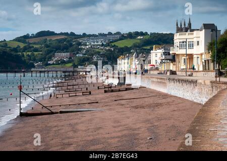 Strand und Wasser, Teignmouth, Devon, England Stockfoto