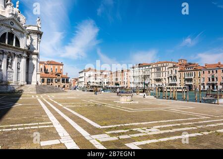 Venedig, Italien - 17. MAI 2019: Blick auf die Basilika Santa Maria della Salute in Venedig Stockfoto