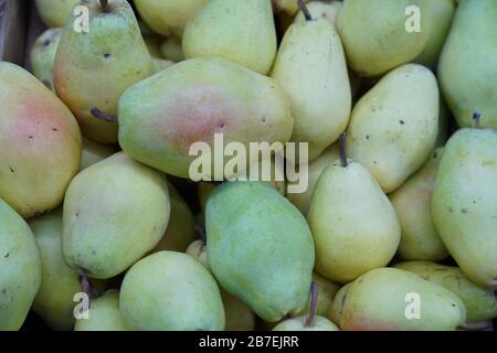 Obst und Gemüse auf biologischem Jahrmarkt-Foto Stockfoto