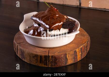 Strömender heißer Schuck auf Brownies Stock-Foto Stockfoto