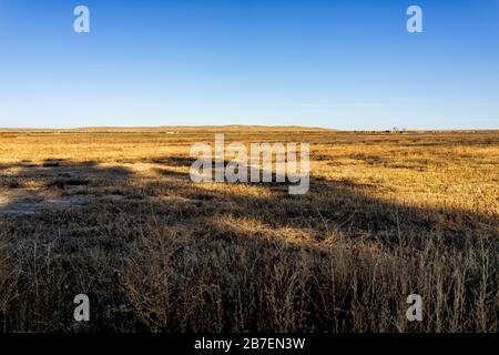 La Junta, Colorado, Blick auf die Landschaft in der Nähe des Bents Old Fort Nationalparks mit ländlicher Landschaft auf Herbst- und Bauernfeldern Stockfoto