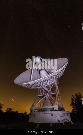 MERLIN-TELESKOP am Mullard Radio Astronomy Observatory in der Nähe von Cambridge, Großbritannien Stockfoto