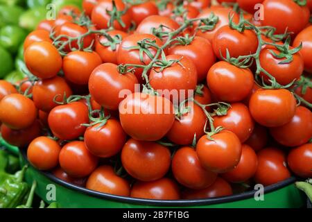Obst und Gemüse auf biologischem Jahrmarkt-Foto Stockfoto