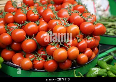 Obst und Gemüse auf biologischem Jahrmarkt-Foto Stockfoto