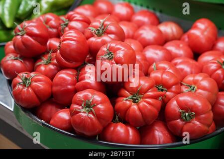 Obst und Gemüse auf biologischem Jahrmarkt-Foto Stockfoto