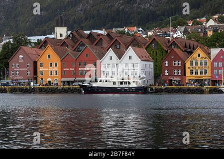 Russisches Vergnügungshandwerk Anna liebte im inneren Hafen von Bergen, Norwegen Stockfoto