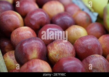 Obst und Gemüse auf biologischem Jahrmarkt-Foto Stockfoto