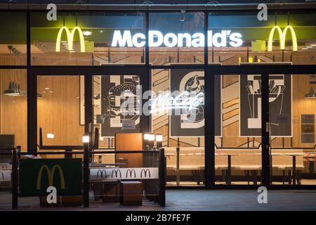 McDonald's-Restaurant in Gdansk, Polen. März 2020 © Wojciech Strozyk / Alamy Stock Photo Stockfoto