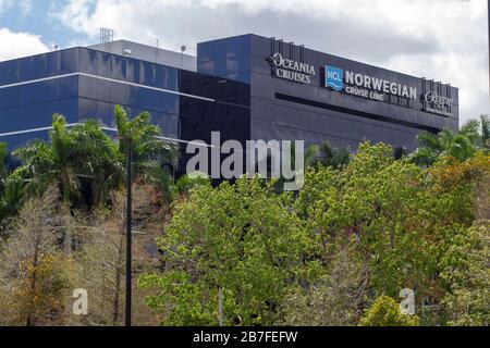 Hauptsitz der Norwegian Cruise Line im Miami-Dade County, Florida. Oceania Cruises und Regent Seven Seas Cruises Stockfoto