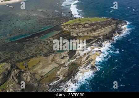 Landschaftlich reizvolle Felsformationen entlang der Küste von Biri Island, Northern samar, Philippinen Stockfoto