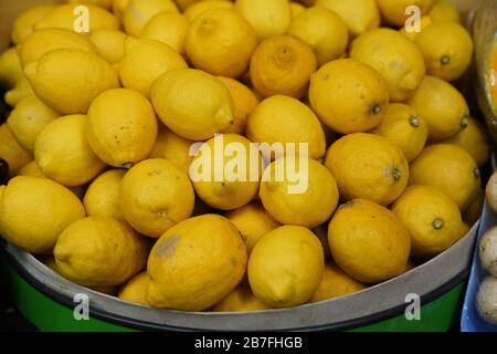 Obst und Gemüse auf biologischem Jahrmarkt-Foto Stockfoto