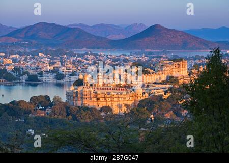 Blick auf den Stadtpalast Udaipur Rajasthan Indien Stockfoto
