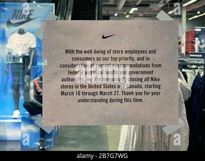 What time does nike store close top